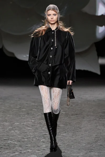 Look 25